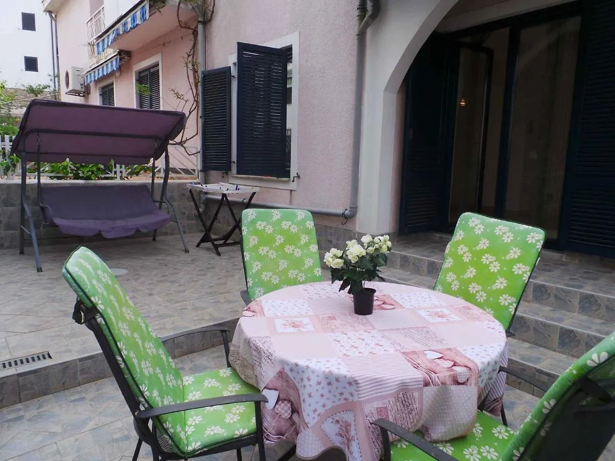Apartment In Malinska/Insel Krk 13074