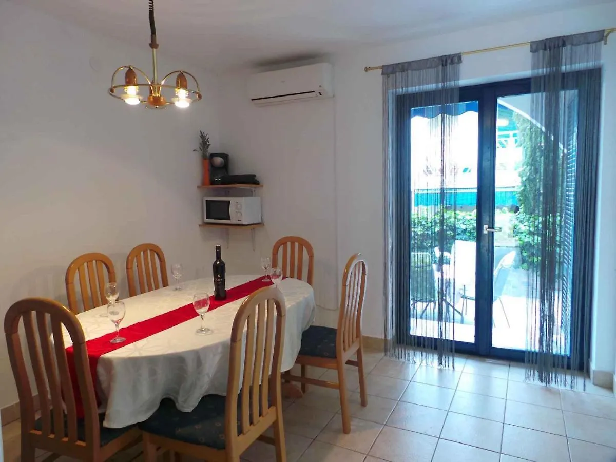 Apartment In Malinska/Insel Krk 13074